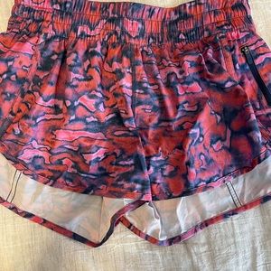 lululemon tracker shorts